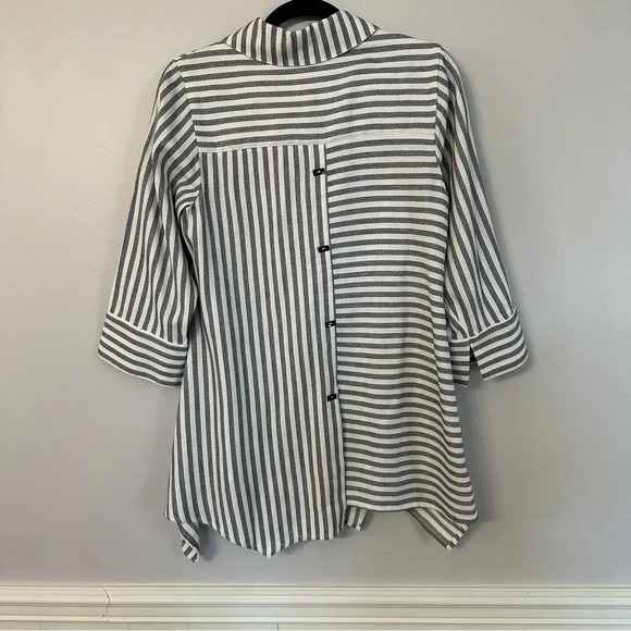 Soft Surroundings Women's Asymmetrical 3/4 Sleeve Striped Top Size PXS GUC - Picture 10 of 10